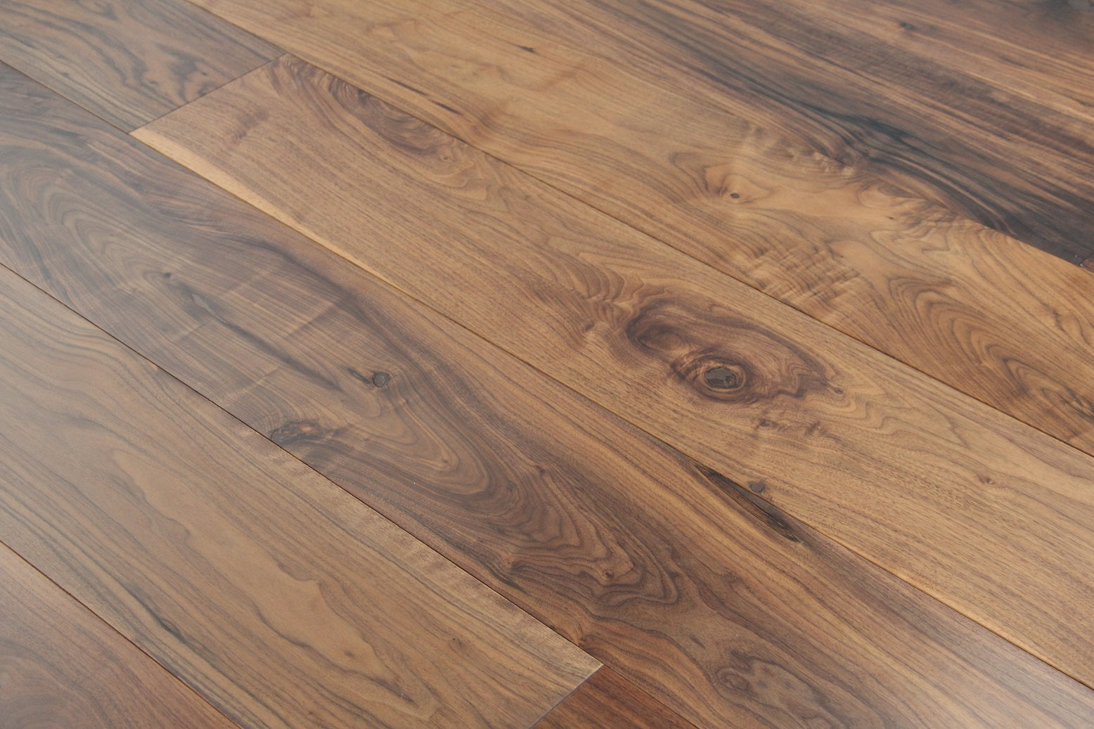 Luxury American Black Walnut Lacquered Engineered Hardwood Flooring SEW2053