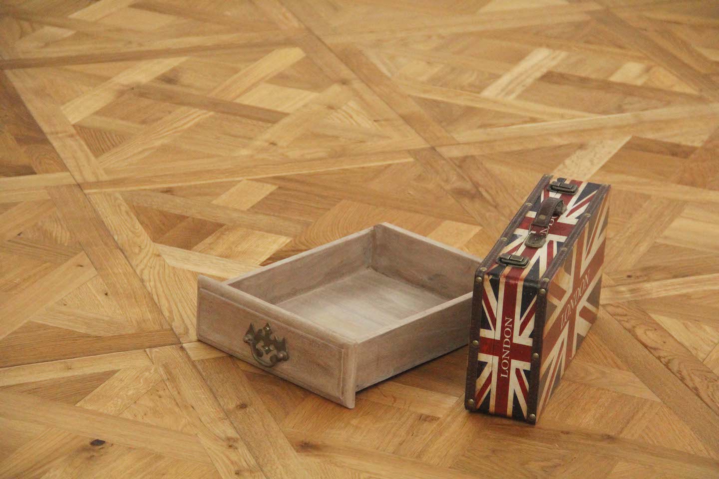 Smoked Natural Oak Parquet Bordered Versailles Panels SPE2008