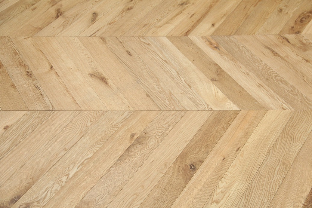 Brushed & UV Oiled Parquet Oak Chevron Flooring SSR1802