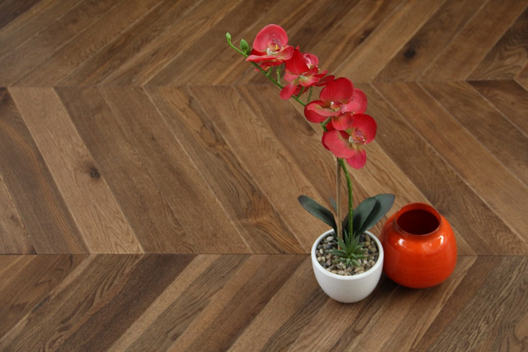 Double Smoked & UV Oiled Oak Chevron Wood Flooring SSR1804