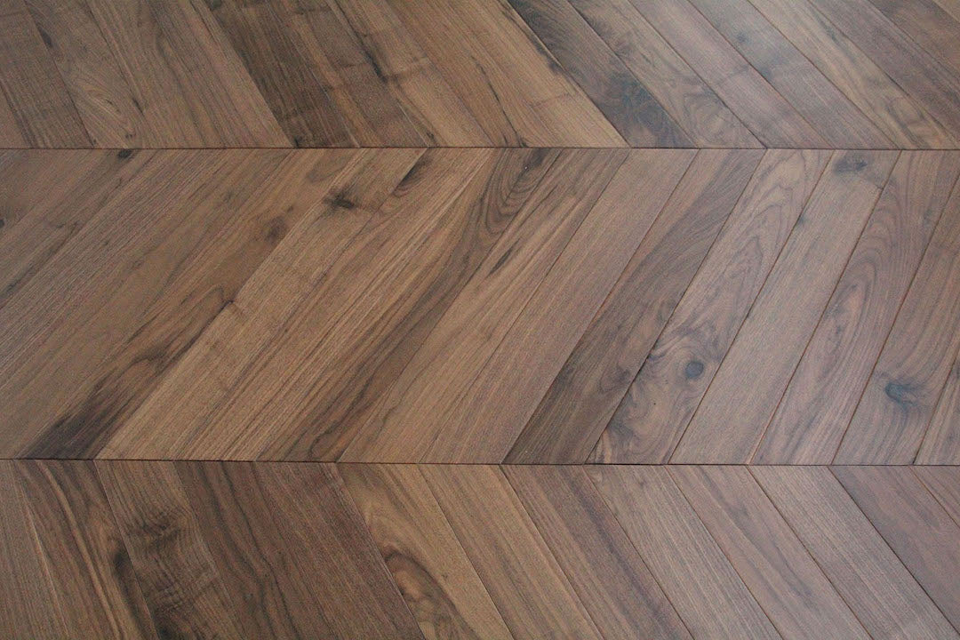 American Black Walnut Lacquered Parquet Chevron Wood Flooring SSR1809