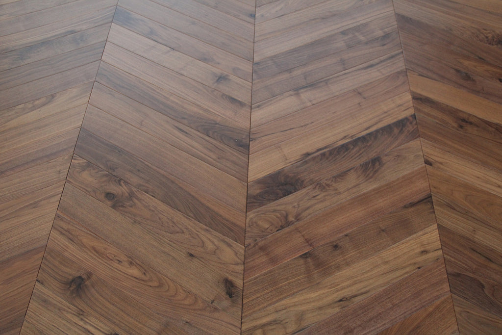 American Black Walnut Lacquered Parquet Chevron Wood Flooring SSR1809