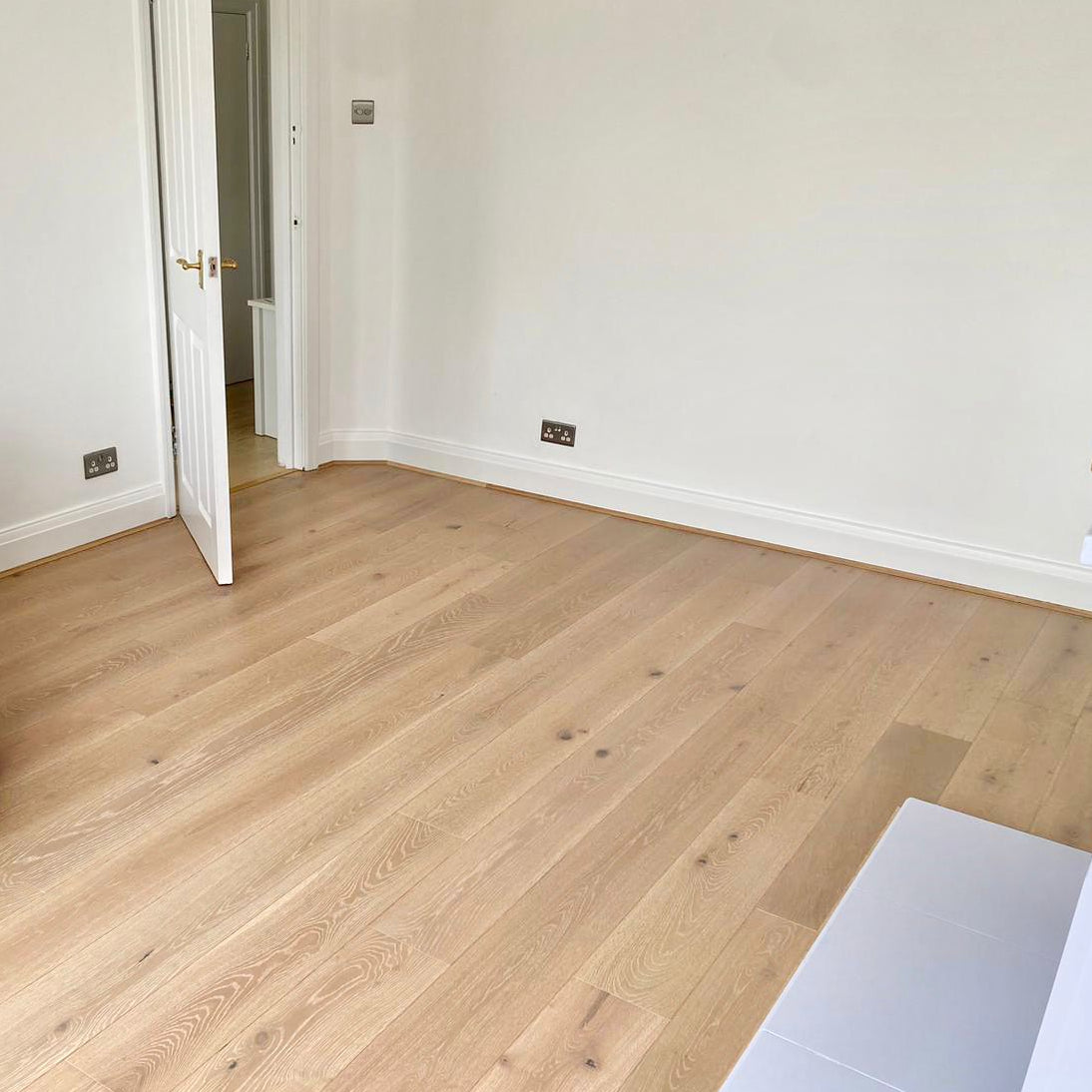 Smoked,Brushed White UV Oiled Oak 5G Click Engineered Flooring SEO1422C