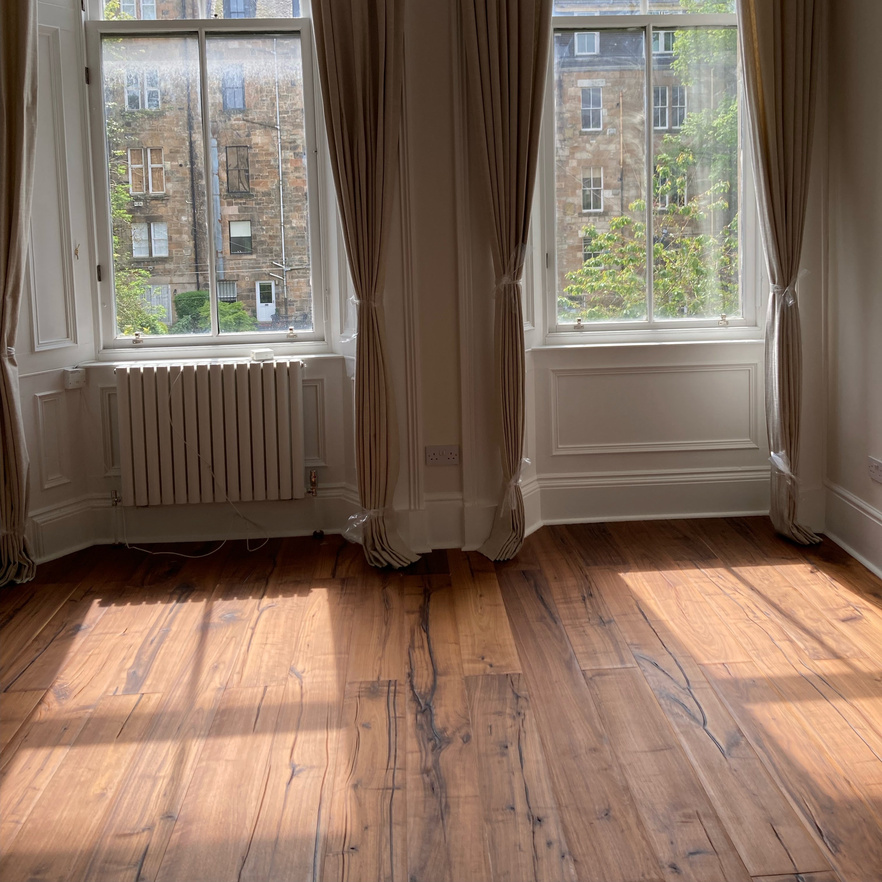 Elegant Antique American Black Walnut Engineered Flooring SEW2055