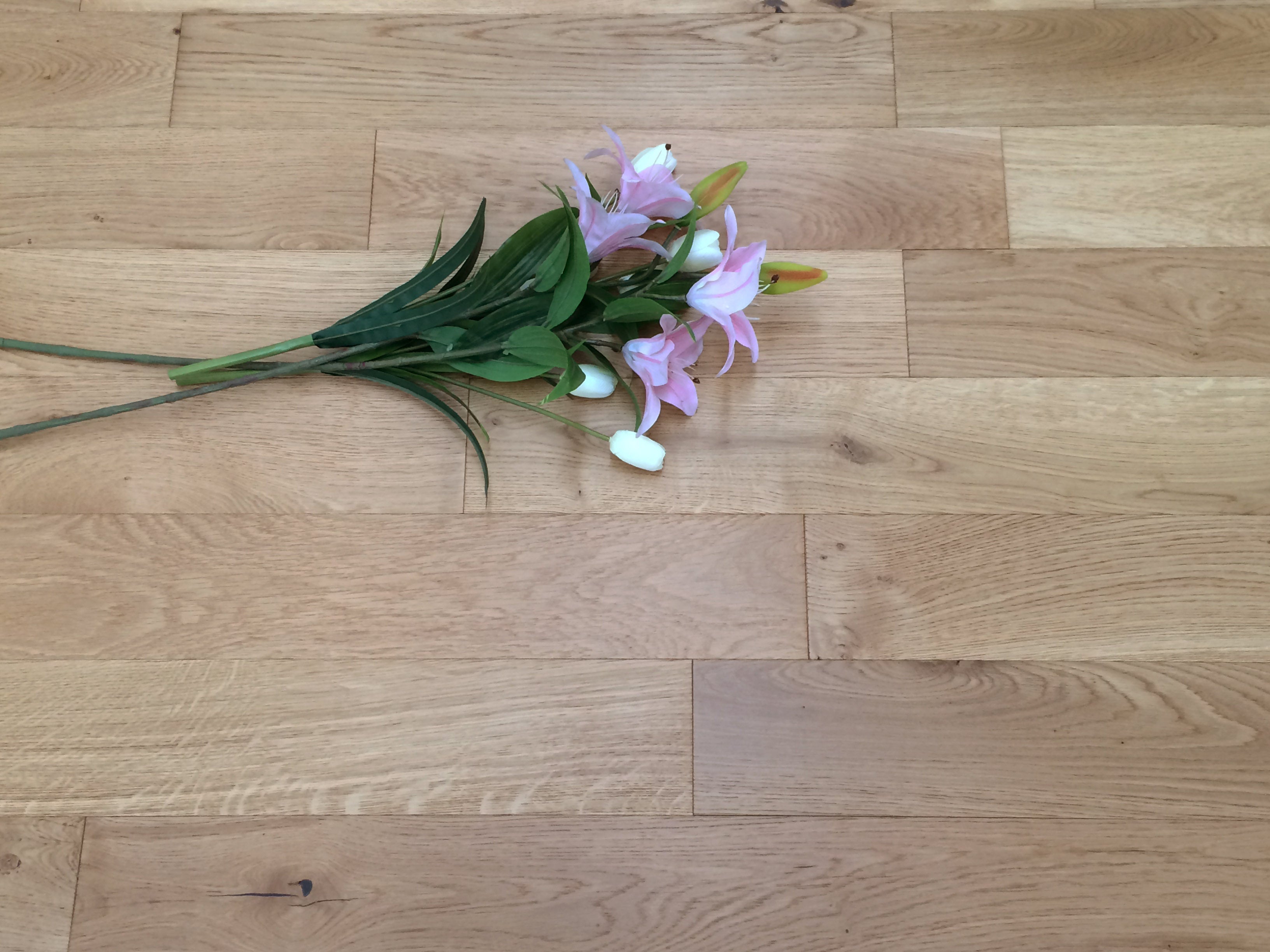 Natural Solid Oak Wood Flooring SMO1802